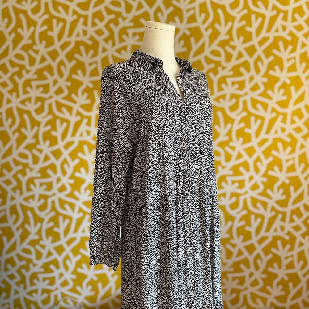 H&M Black White Print Tiered Midi Shirt Dress - Small